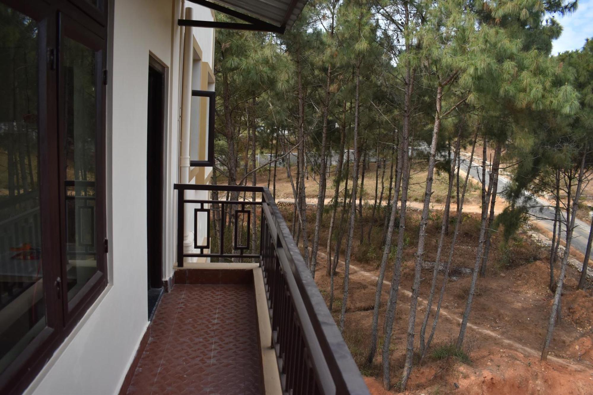 Xtsy Travellers Hostel Shillong Ngoại thất bức ảnh