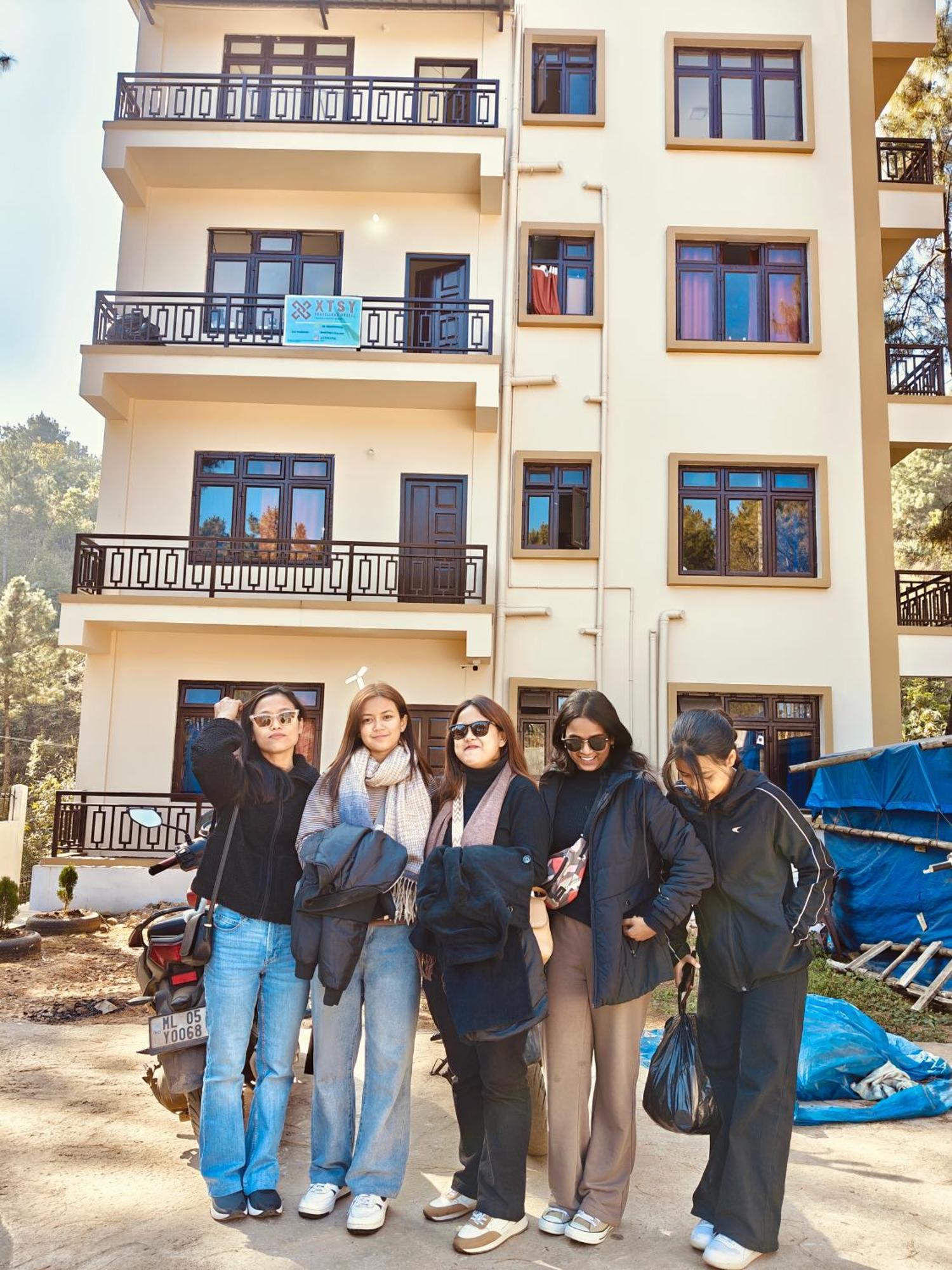 Xtsy Travellers Hostel Shillong Ngoại thất bức ảnh