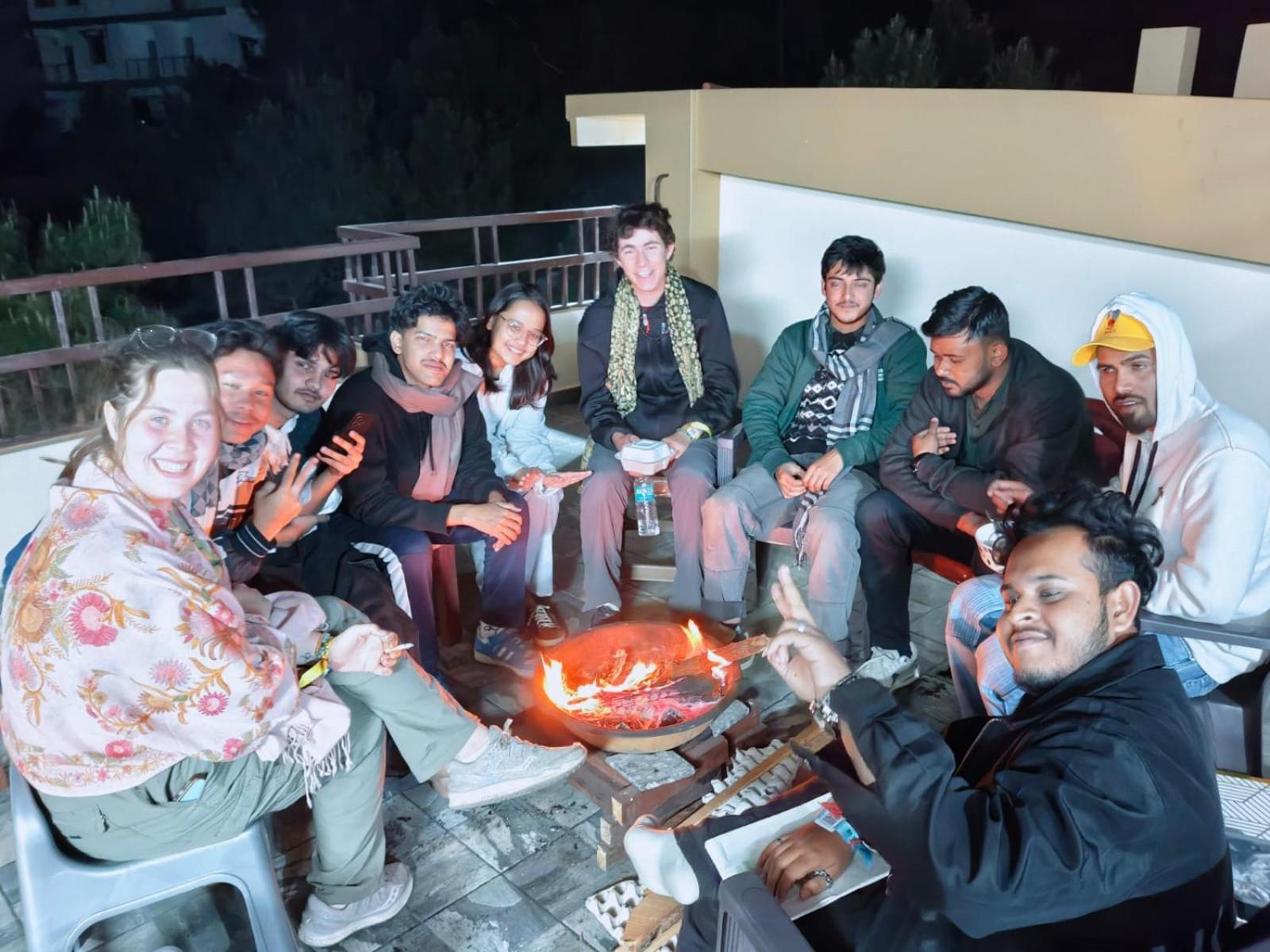 Xtsy Travellers Hostel Shillong Ngoại thất bức ảnh