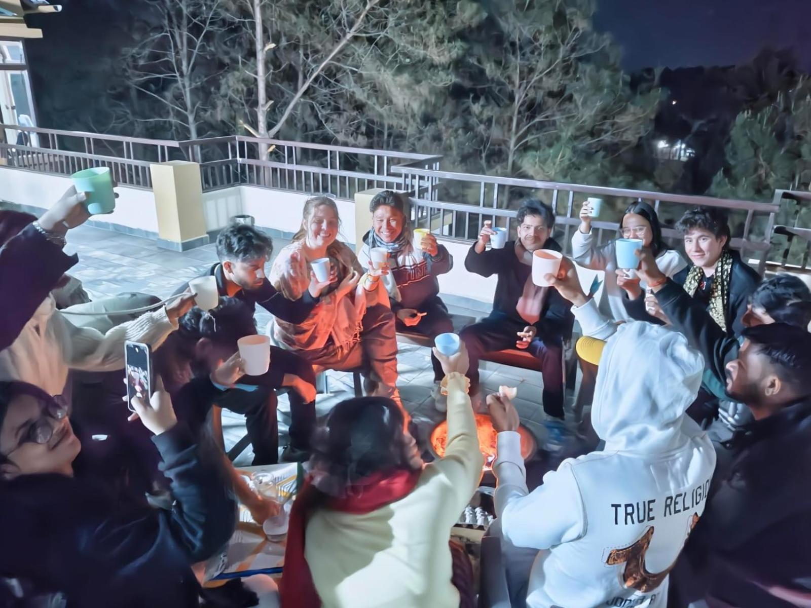 Xtsy Travellers Hostel Shillong Ngoại thất bức ảnh
