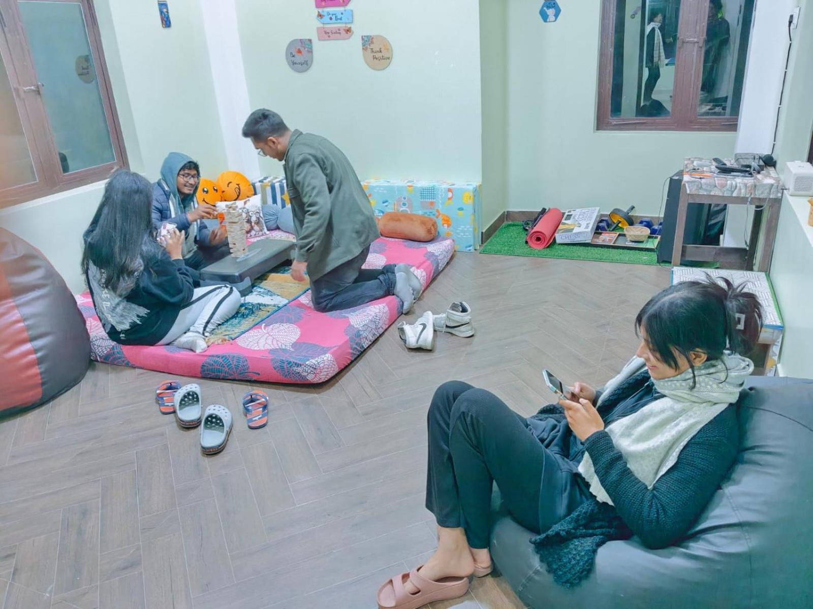 Xtsy Travellers Hostel Shillong Ngoại thất bức ảnh