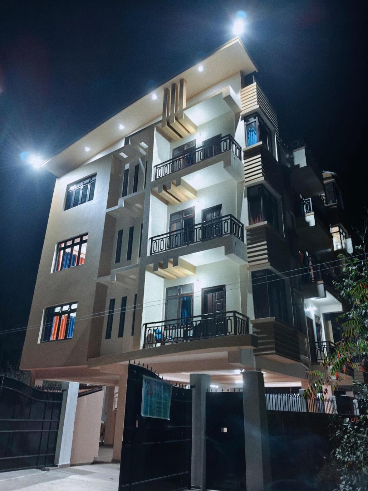Xtsy Travellers Hostel Shillong Ngoại thất bức ảnh