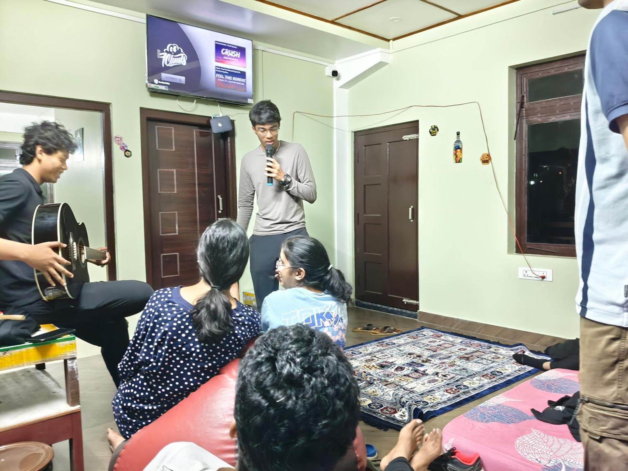 Xtsy Travellers Hostel Shillong Ngoại thất bức ảnh