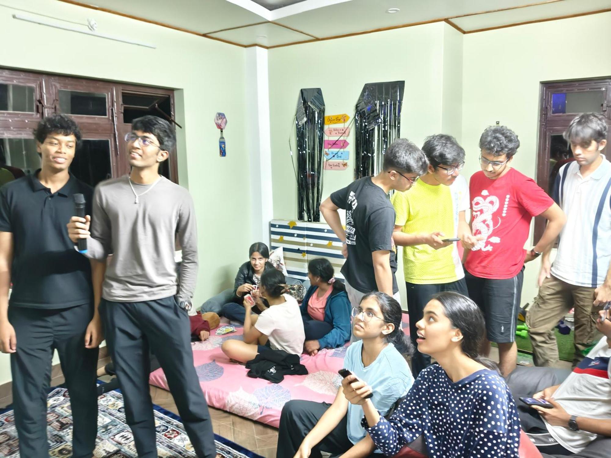 Xtsy Travellers Hostel Shillong Ngoại thất bức ảnh