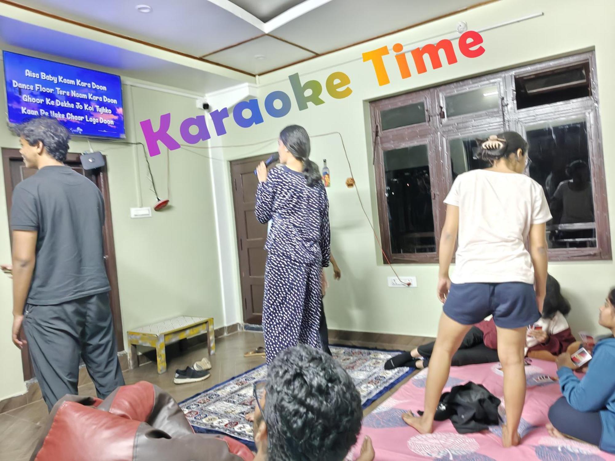 Xtsy Travellers Hostel Shillong Ngoại thất bức ảnh