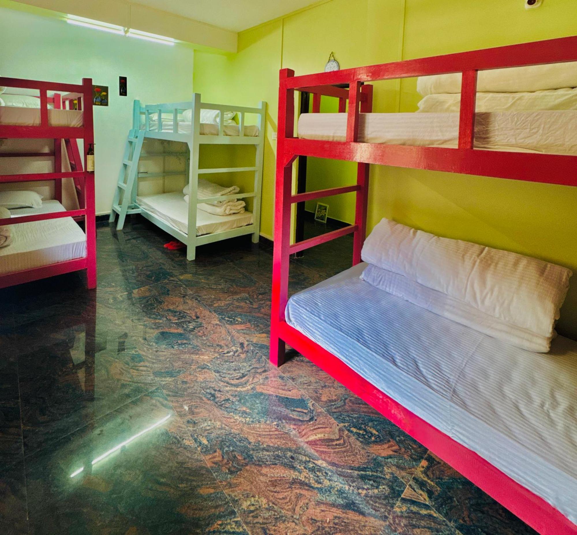 Xtsy Travellers Hostel Shillong Ngoại thất bức ảnh