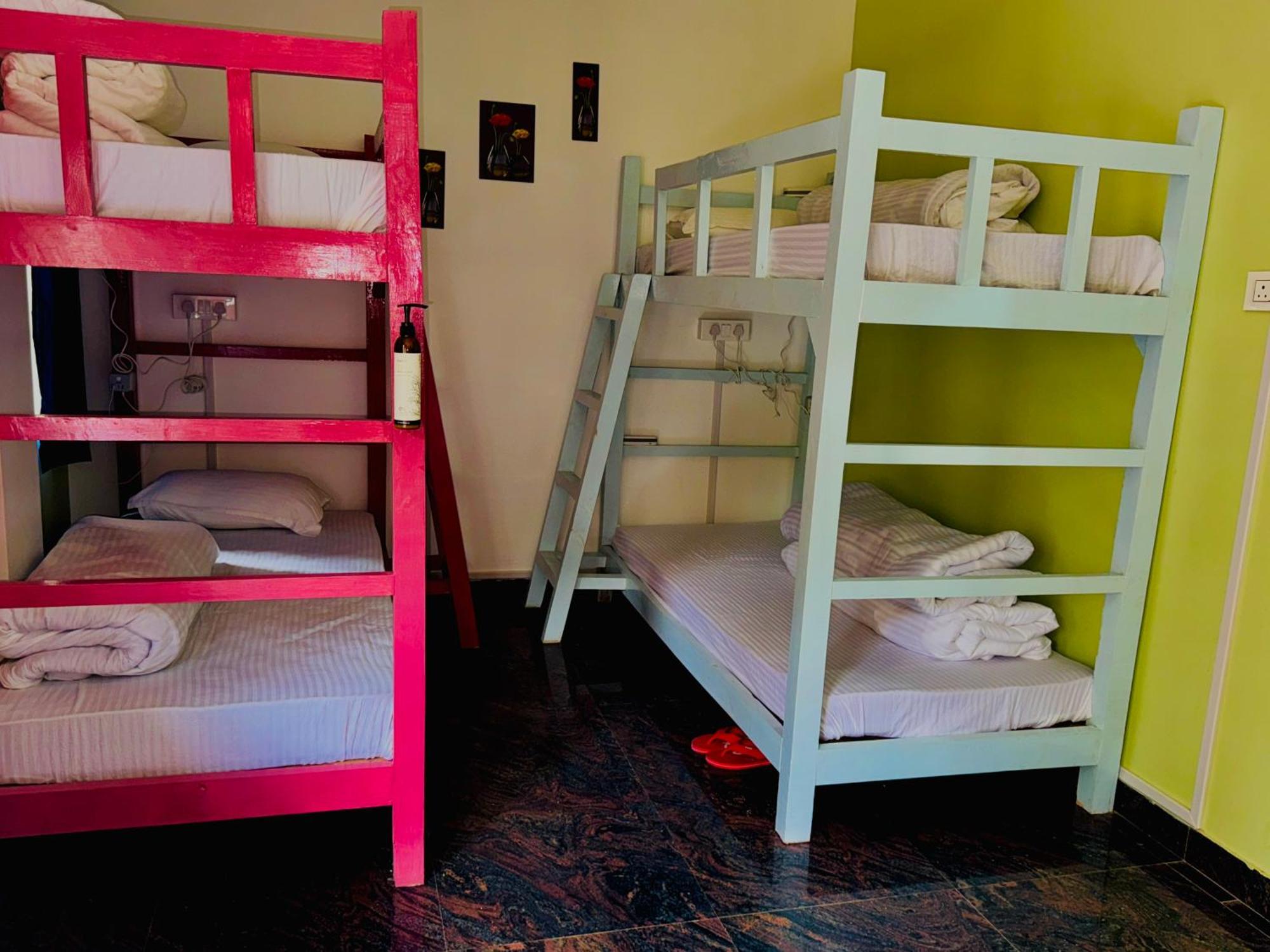 Xtsy Travellers Hostel Shillong Ngoại thất bức ảnh