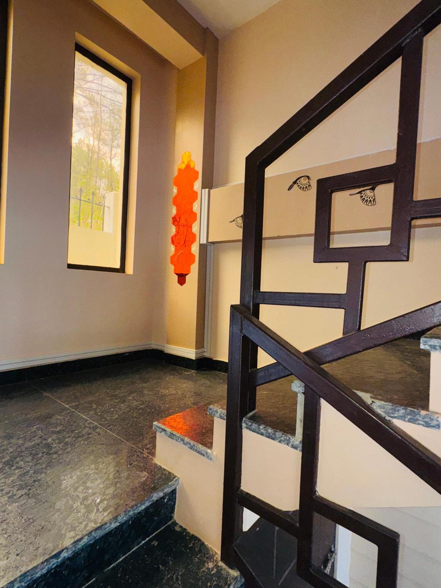 Xtsy Travellers Hostel Shillong Ngoại thất bức ảnh