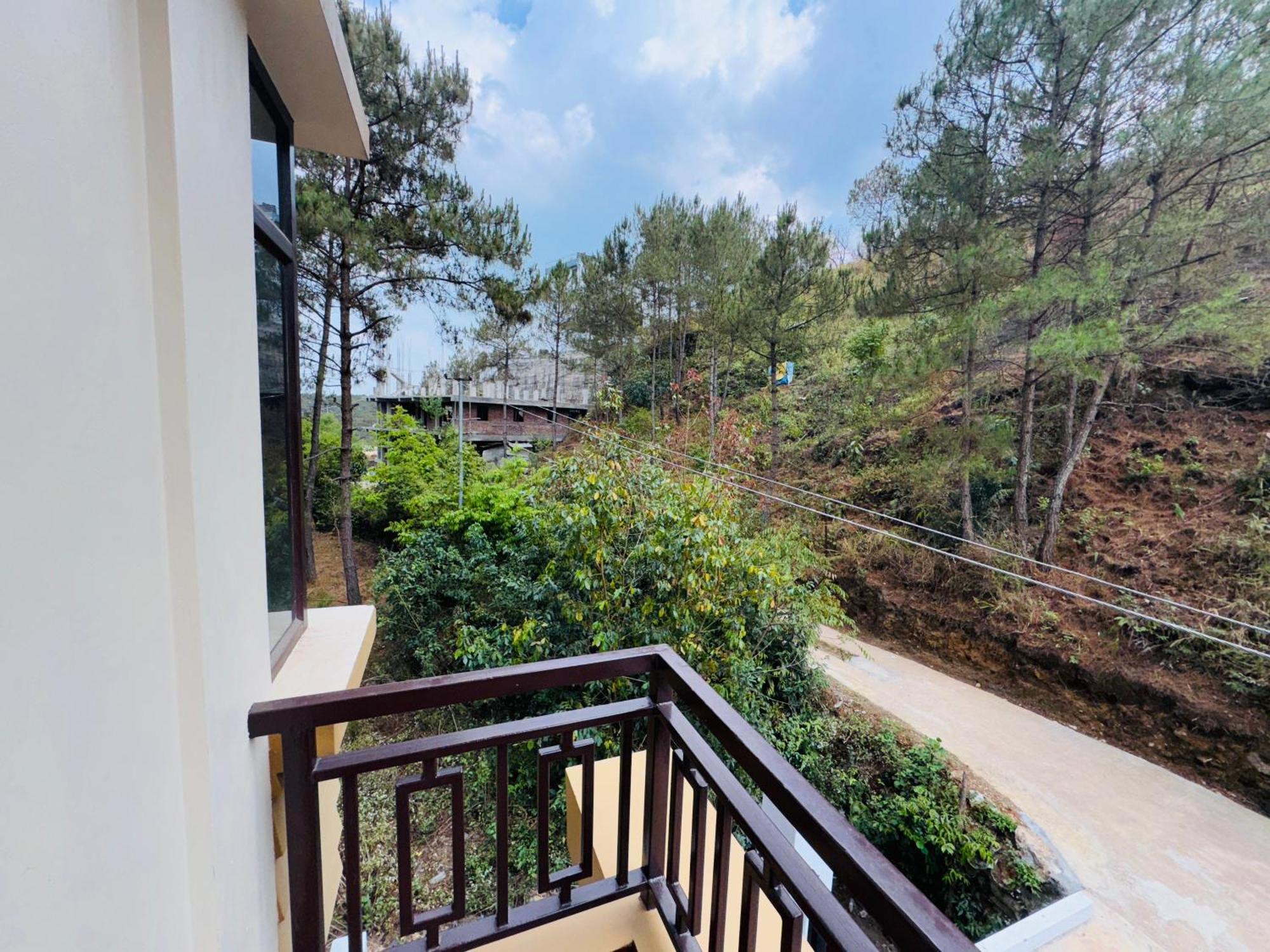 Xtsy Travellers Hostel Shillong Ngoại thất bức ảnh