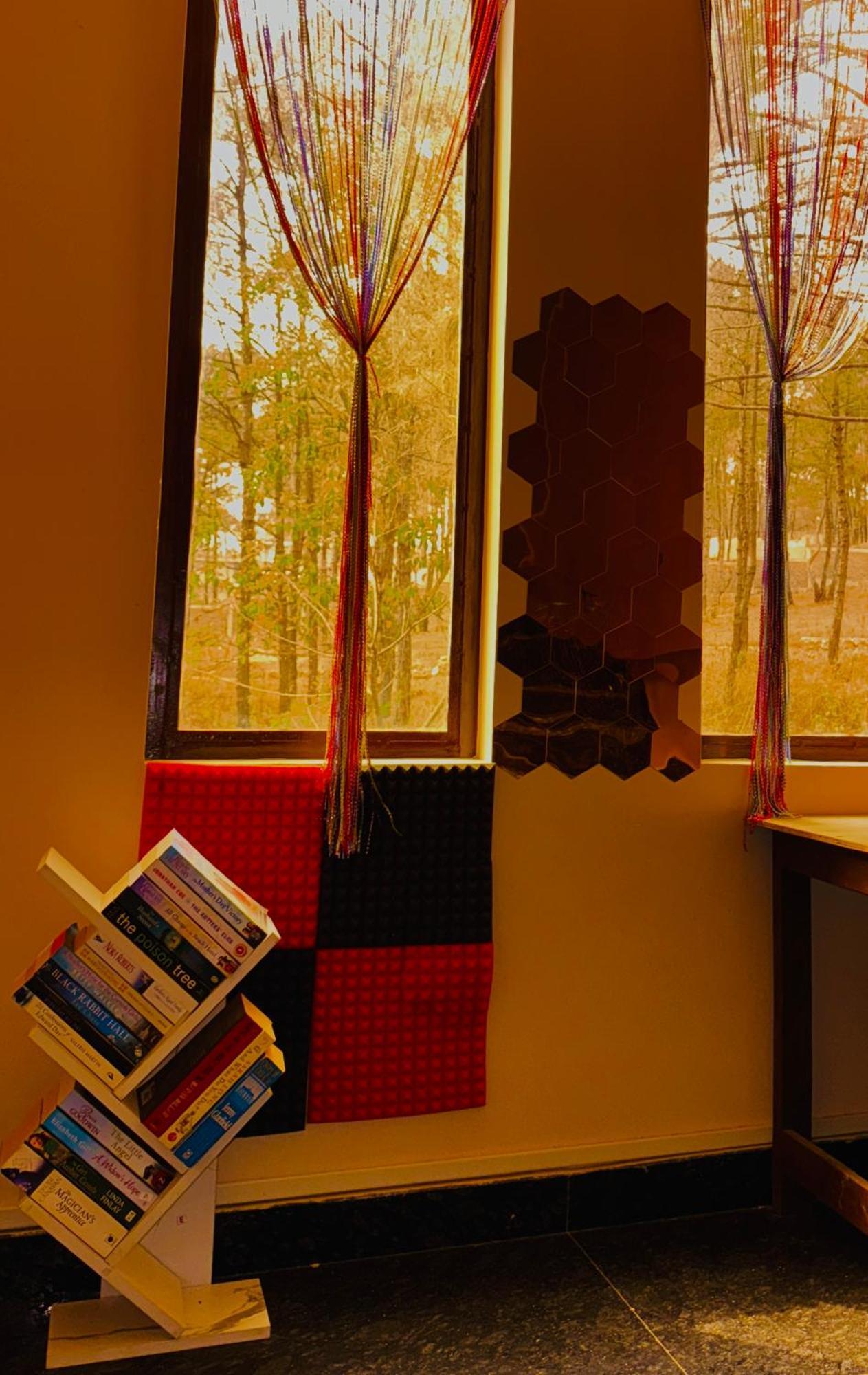 Xtsy Travellers Hostel Shillong Ngoại thất bức ảnh