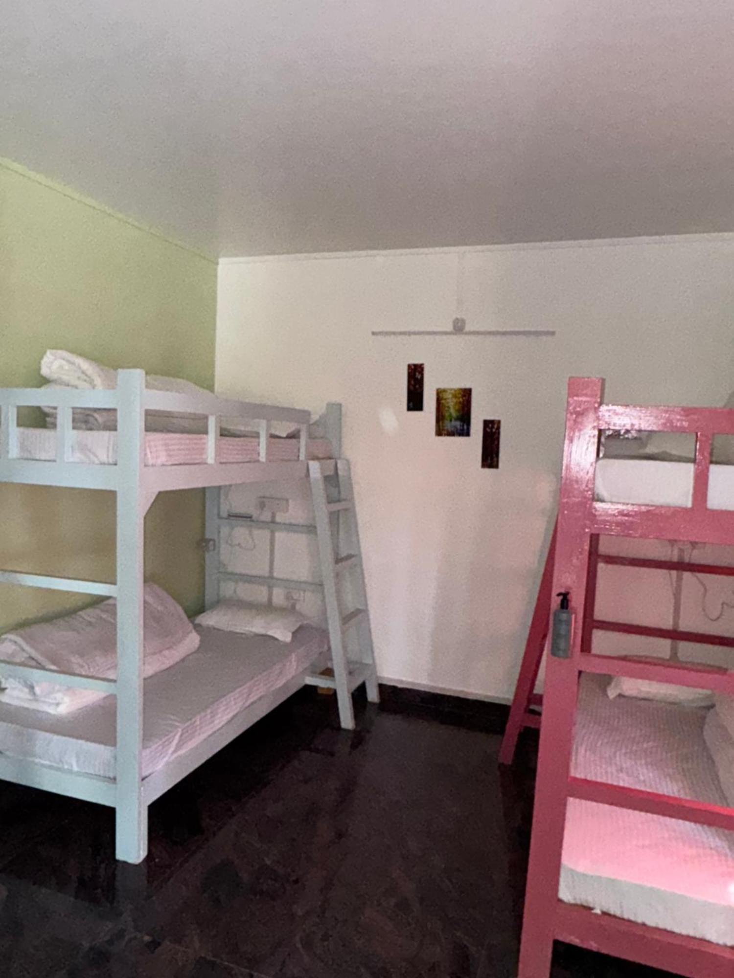 Xtsy Travellers Hostel Shillong Ngoại thất bức ảnh